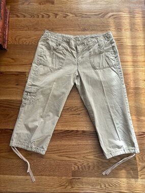 Lucky Brand dungarees women’s Drawstring hem  Cargo Capris in Khaki cotton 8 29W
